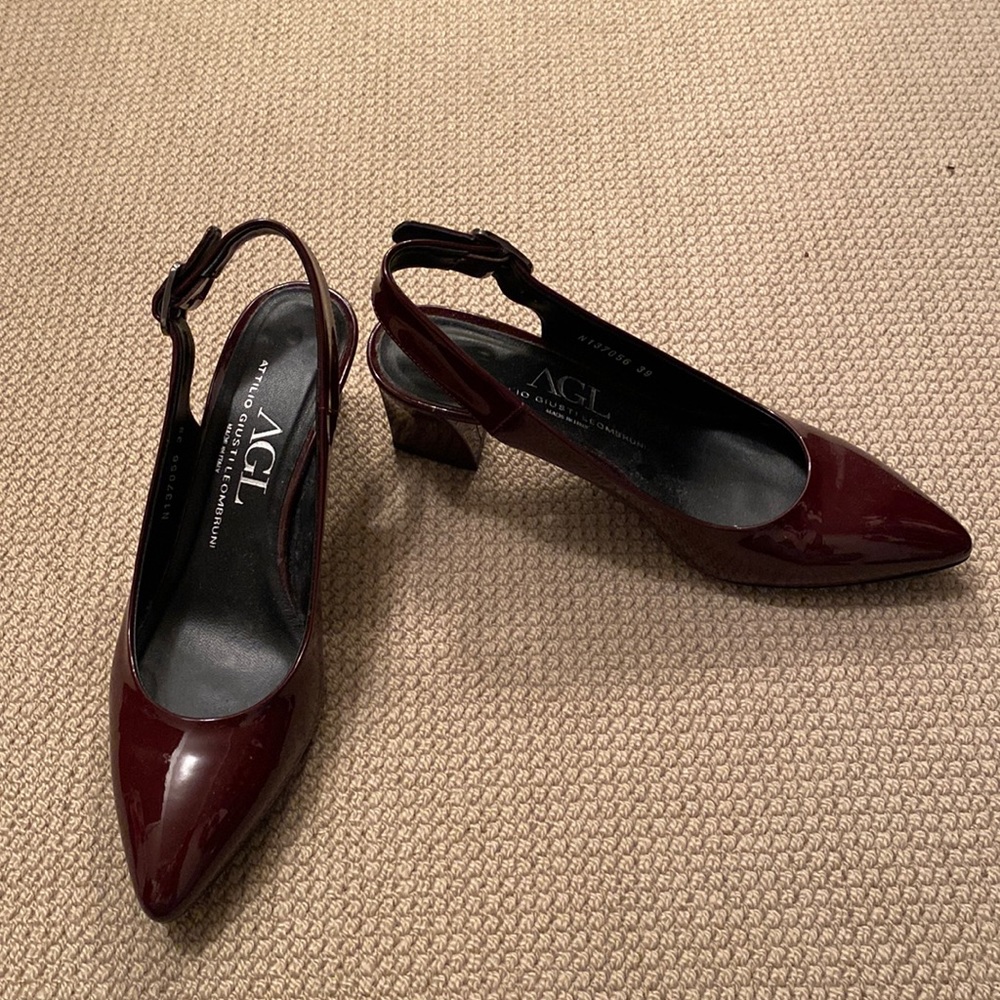 Absolutely gorgeous AGL sling backs